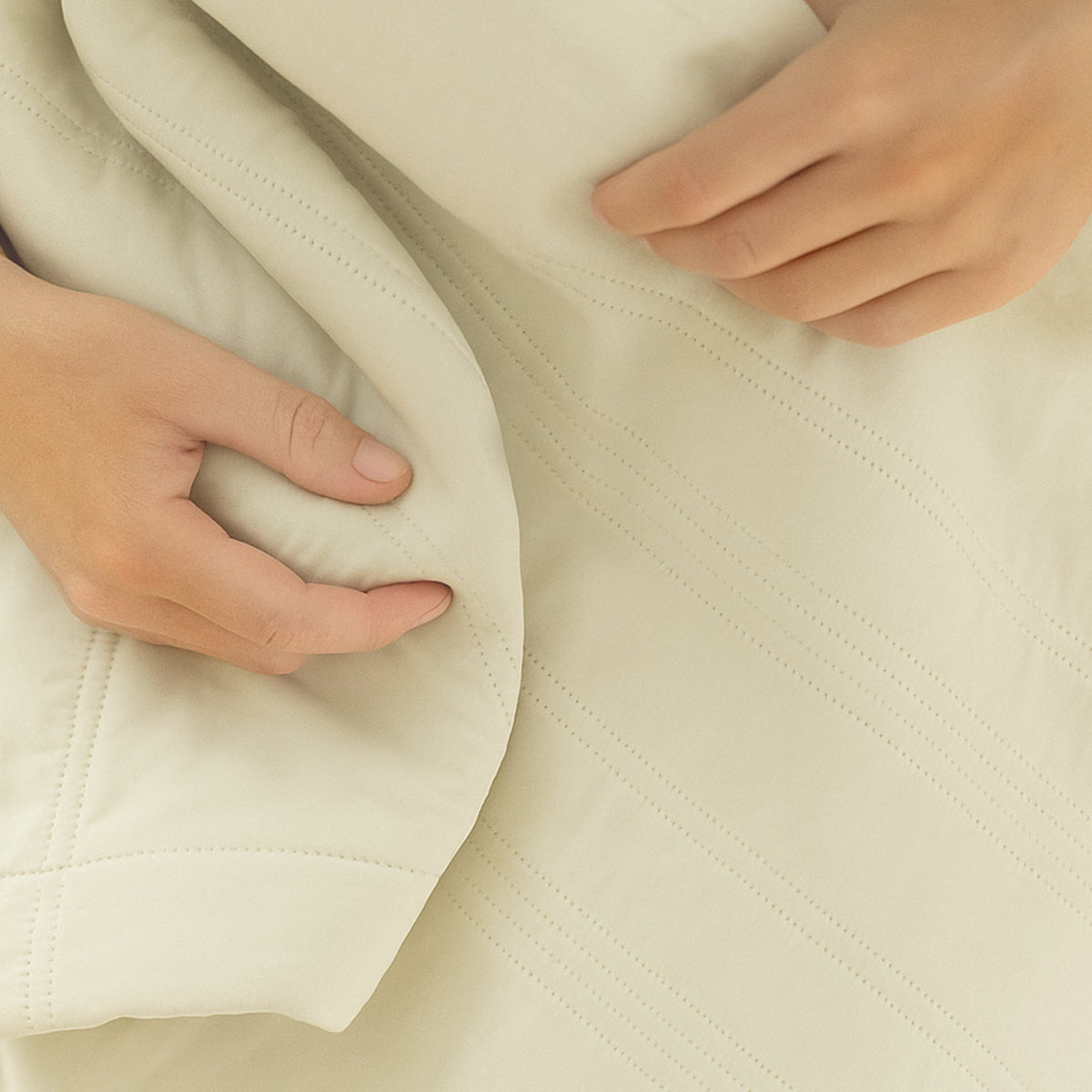 IceFlow™ Cooling Sleep Blanket